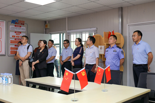 景王路跨青阳港大桥新建工程党群服务点揭牌暨党建联盟签约仪式_副本.jpg 景王路跨青阳港大桥新建工程党群服务点揭牌暨党建联盟签约仪式_副本.jpg