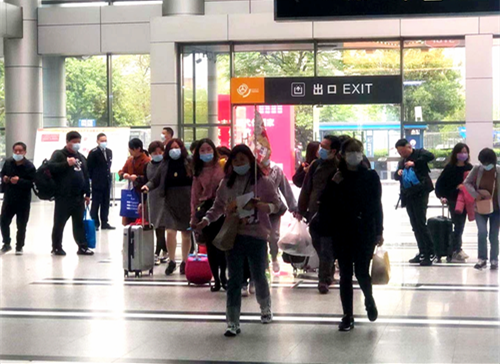 旅游包车正式进入昆山中心站发班_副本.png 旅游包车正式进入昆山中心站发班_副本.png