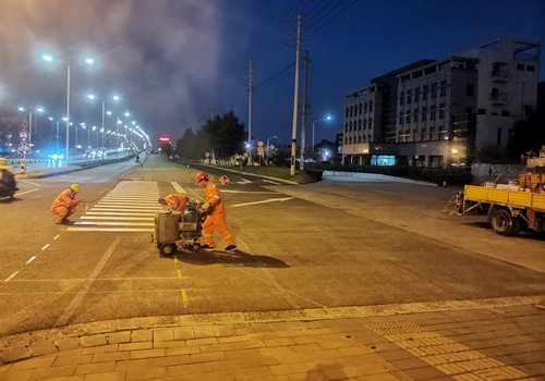 交发集团积极优化学校周边道路交通设施_副本.jpg 交发集团积极优化学校周边道路交通设施_副本.jpg