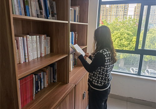 安保公司开展“共读1小时”阅读活动 (1)_副本.jpg 安保公司开展“共读1小时”阅读活动 (1)_副本.jpg