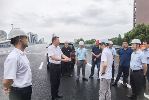 昆山市副市长周继春对金浦大桥进行现场督查02_副本.jpg 昆山市副市长周继春对金浦大桥进行现场督查02_副本.jpg