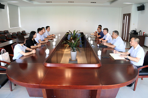守押公司与邮储银行昆山萧林路支行举行结对共建活动_副本.jpg 守押公司与邮储银行昆山萧林路支行举行结对共建活动_副本.jpg